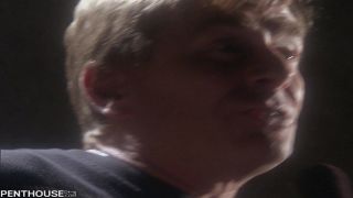 Hungry for dick mature slut masturbates with smooth long tool