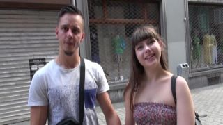 Sloppery mouth fuck of a girl in fishnet pantyhose