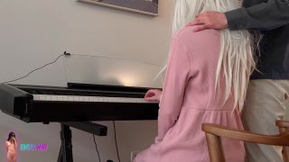 Pretty blonde hottie wan na be fed with orgasm and needs to be battered hard