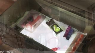 Stacy Flower and Veronica Leal takes cumshots on faces after balmy threesome sex