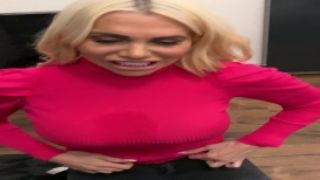 Attractive teen kissing and providing anxious blowjob early in the morning