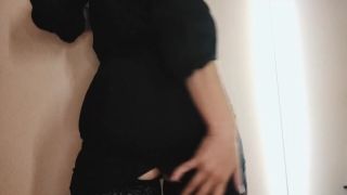 Hot Latina seductress with a good round butt gets her pussy licked