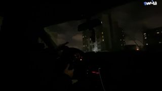 Male testing the young brunette&#39;&#39; s asshole and fucks her
