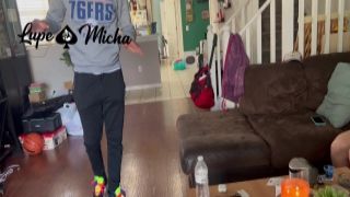 Zealous slut Lisa gon na dust the dick of her gynecologist