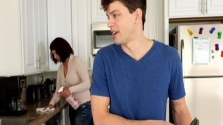 Voluptuous kitties Annika Adams and Jasmine Jolie get massive face