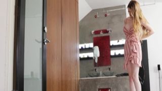 Blond haired light vintage nympho with weird haircunt gives blowjob