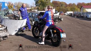 Seductive blonde teen Cerry Kiss gets a warm rimjob and afterwards she carries out deepthroat blowjob